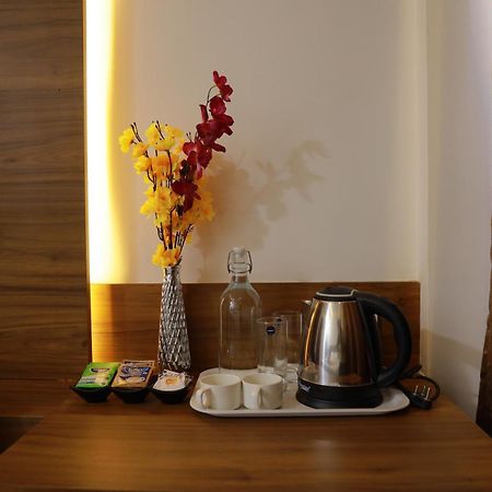 Silverkey Hotel Yelahanka Bangalore Exteriör bild