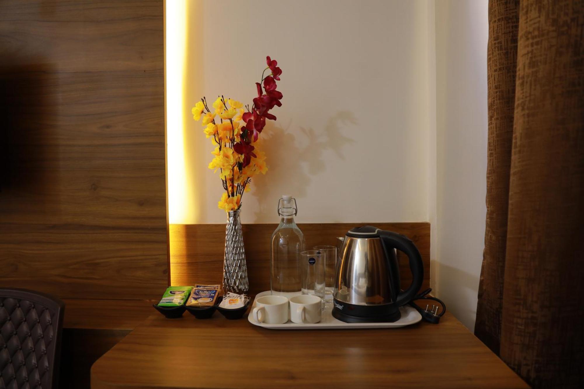 Silverkey Hotel Yelahanka Bangalore Exteriör bild