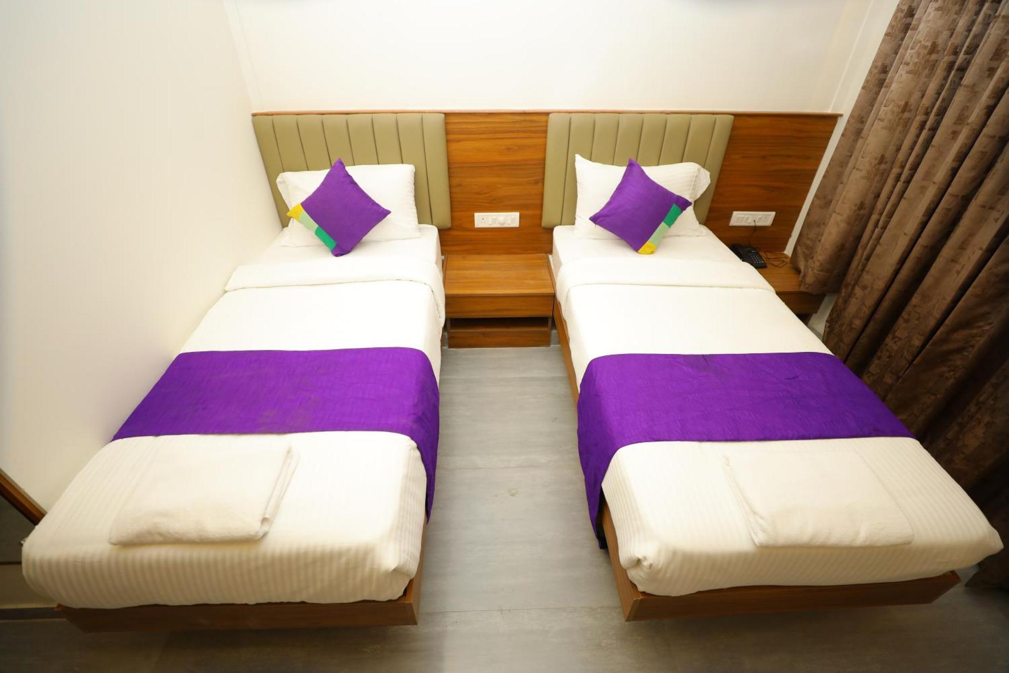 Silverkey Hotel Yelahanka Bangalore Exteriör bild