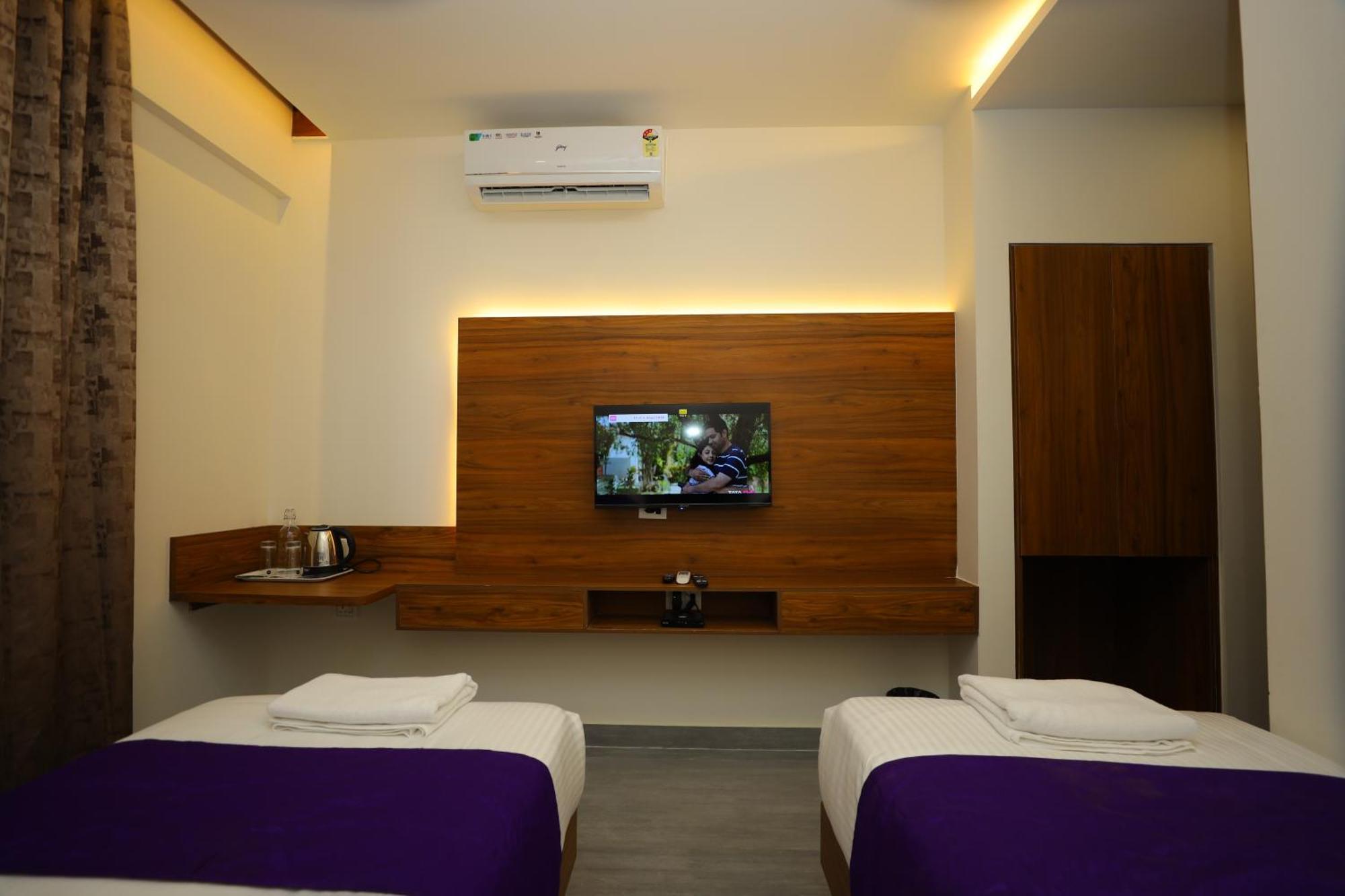 Silverkey Hotel Yelahanka Bangalore Exteriör bild