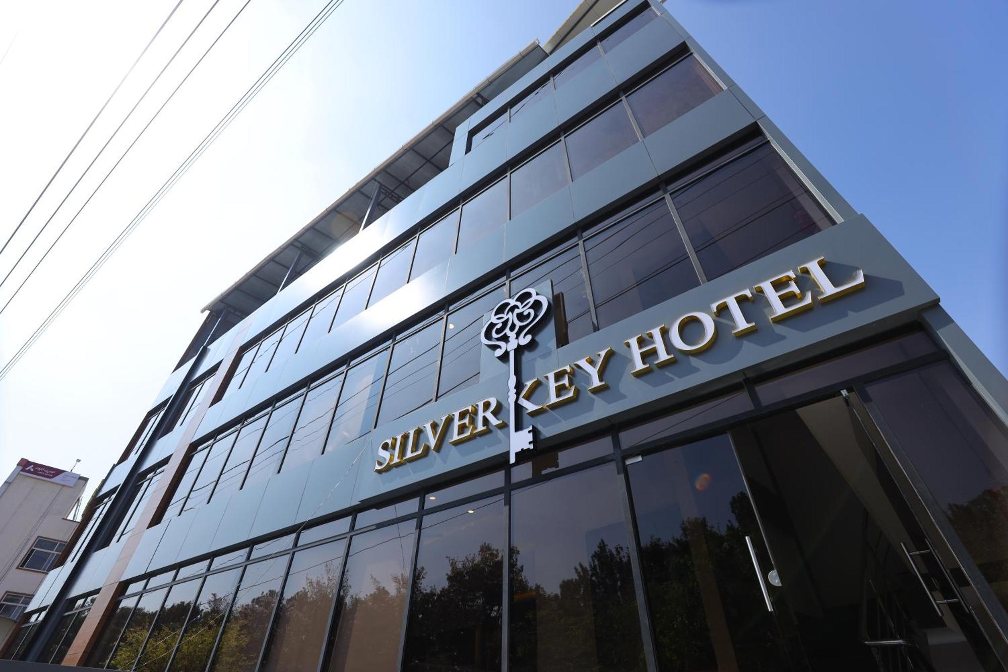 Silverkey Hotel Yelahanka Bangalore Exteriör bild