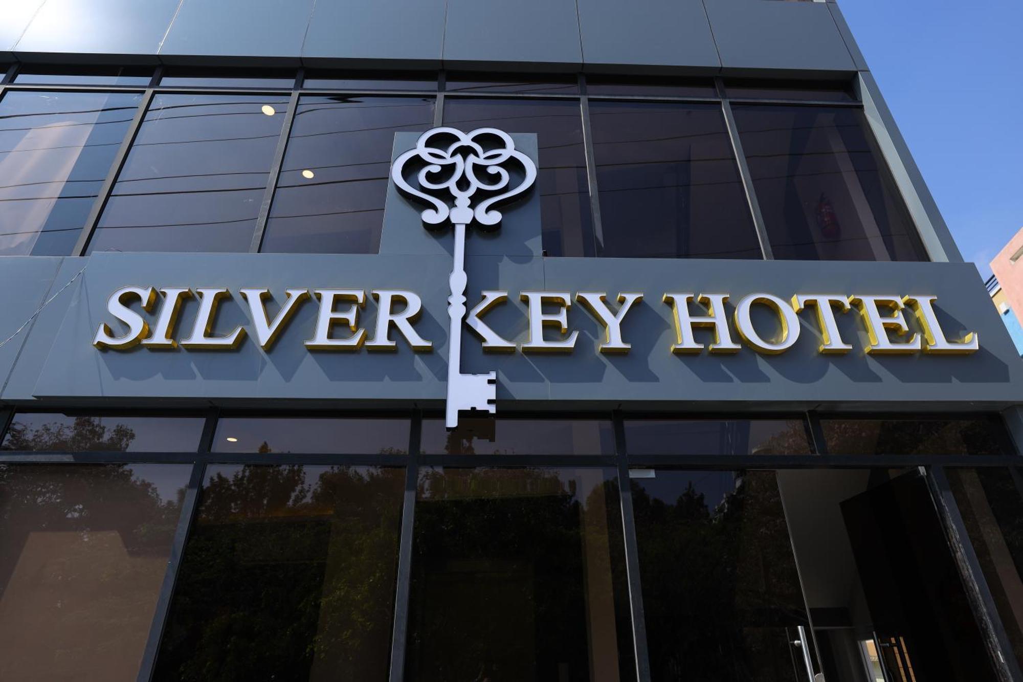 Silverkey Hotel Yelahanka Bangalore Exteriör bild